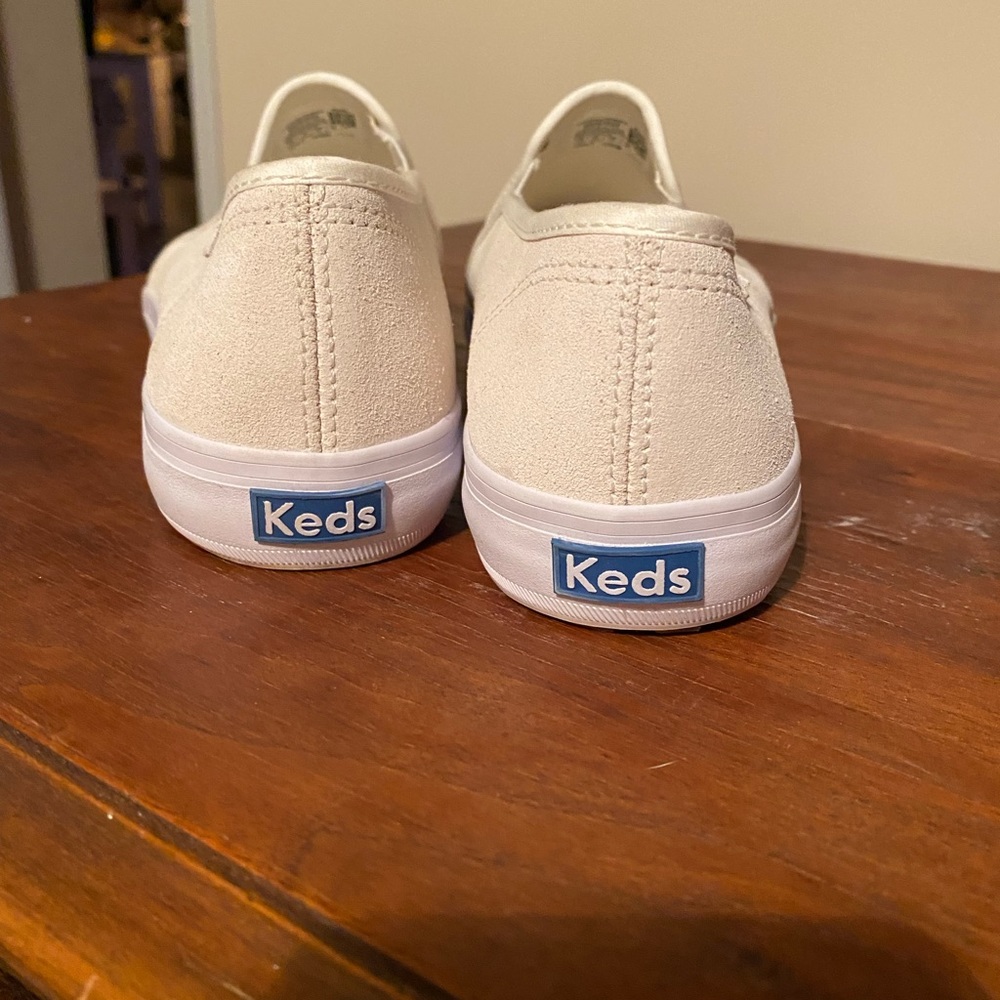 White keds